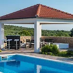 Villa Daly Primosten