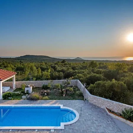 Villa Daly